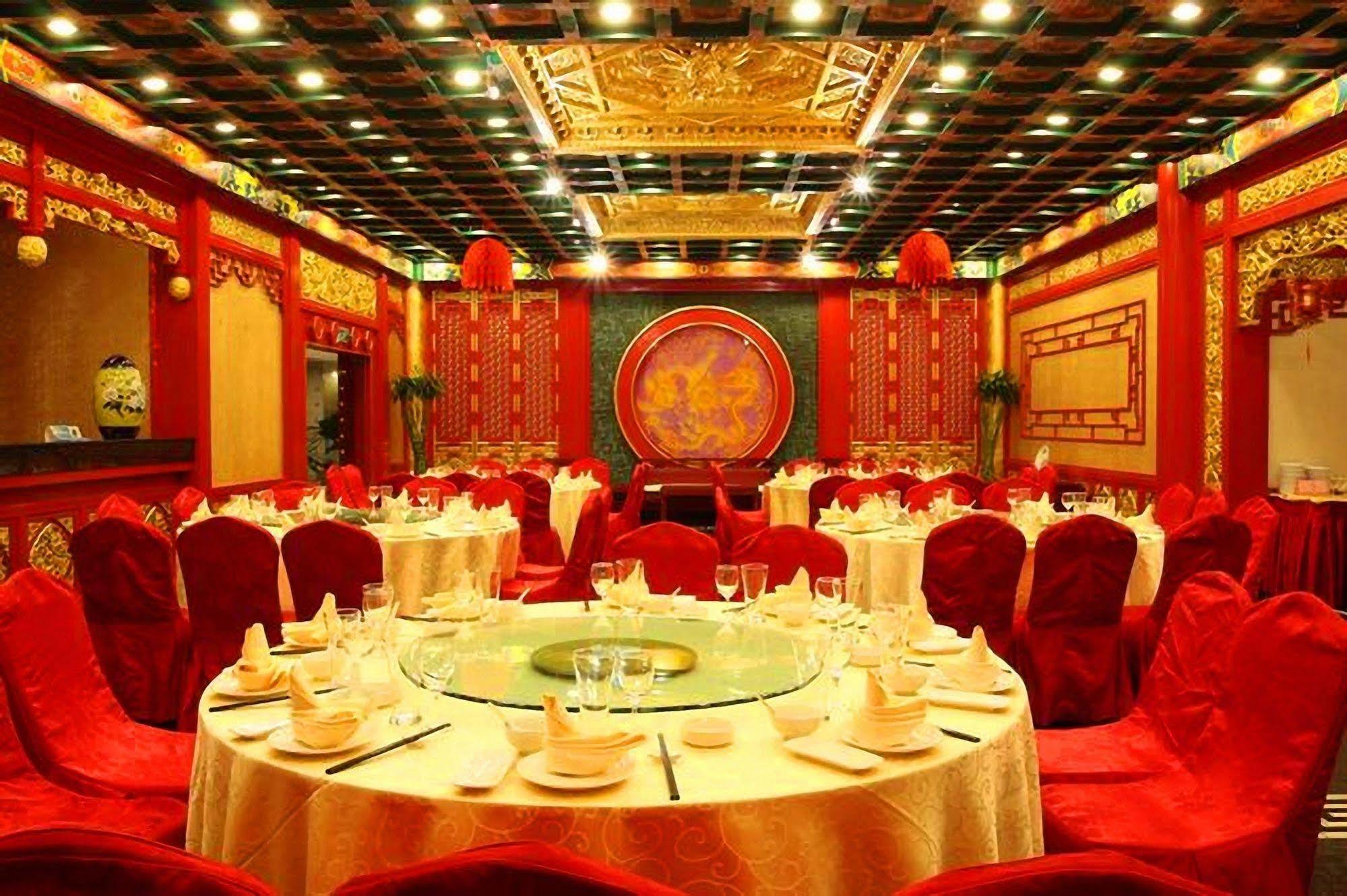 Great Tang Hotel Шанхай Екстериор снимка