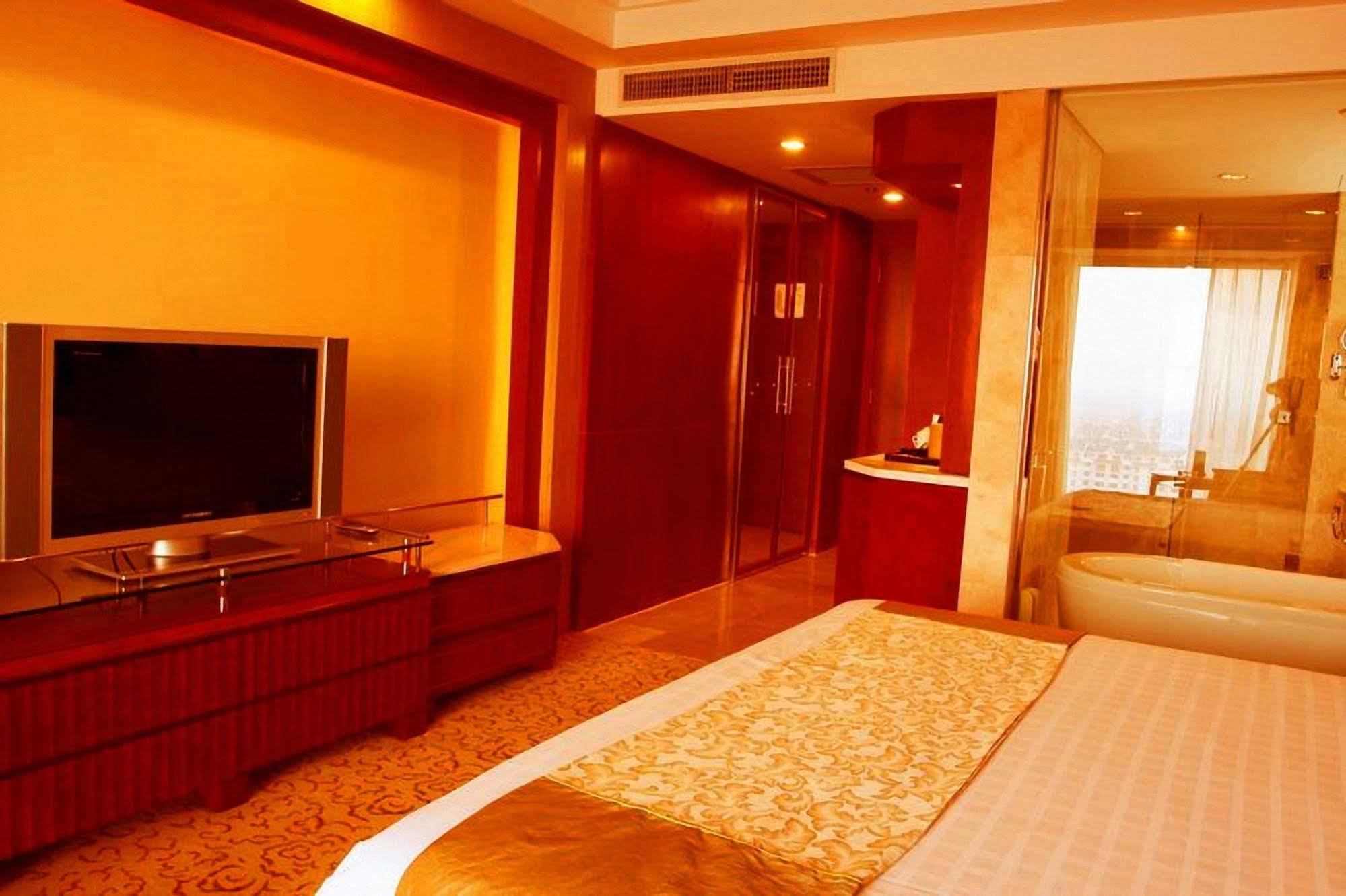 Great Tang Hotel Шанхай Екстериор снимка