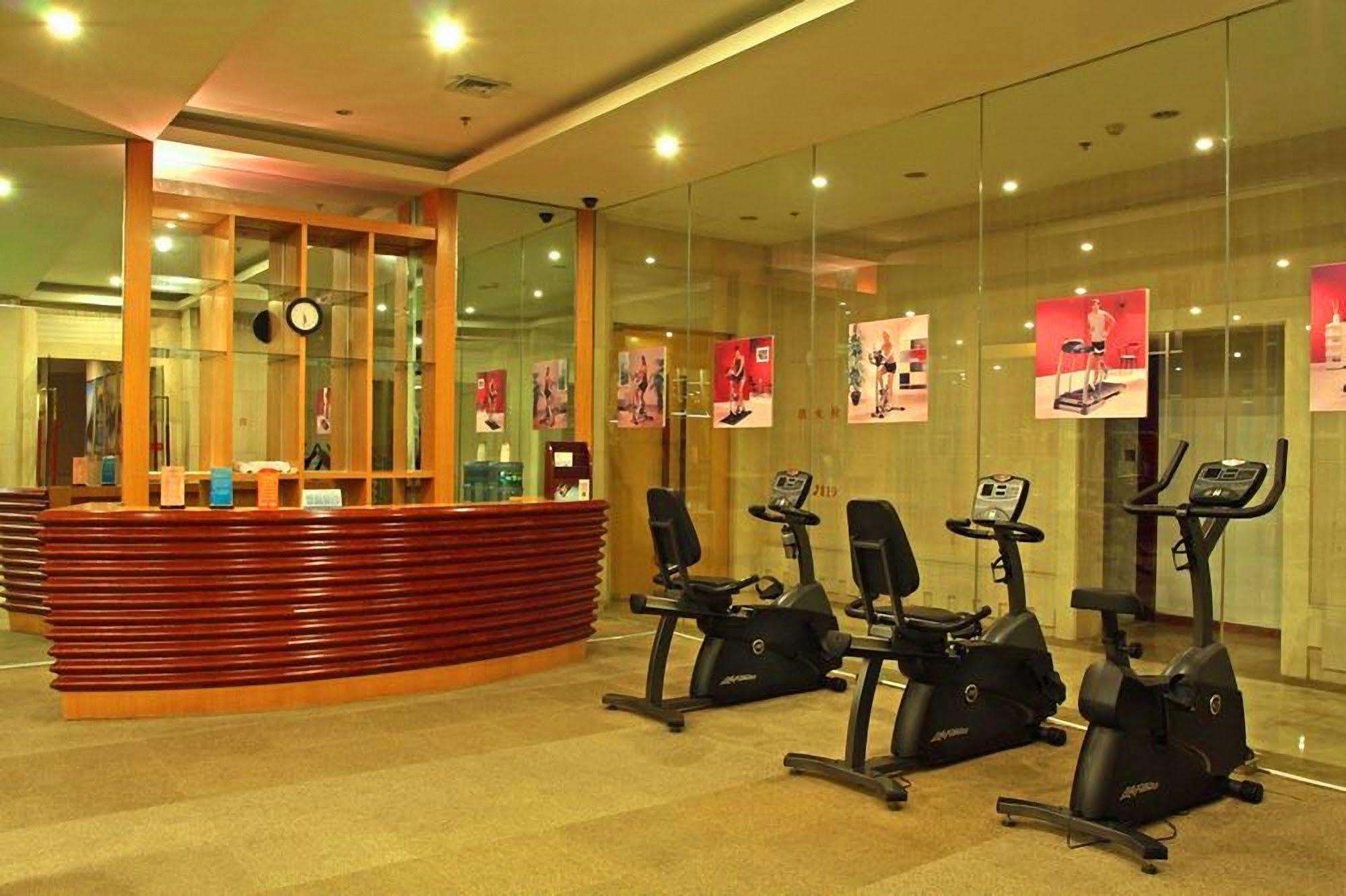 Great Tang Hotel Шанхай Екстериор снимка